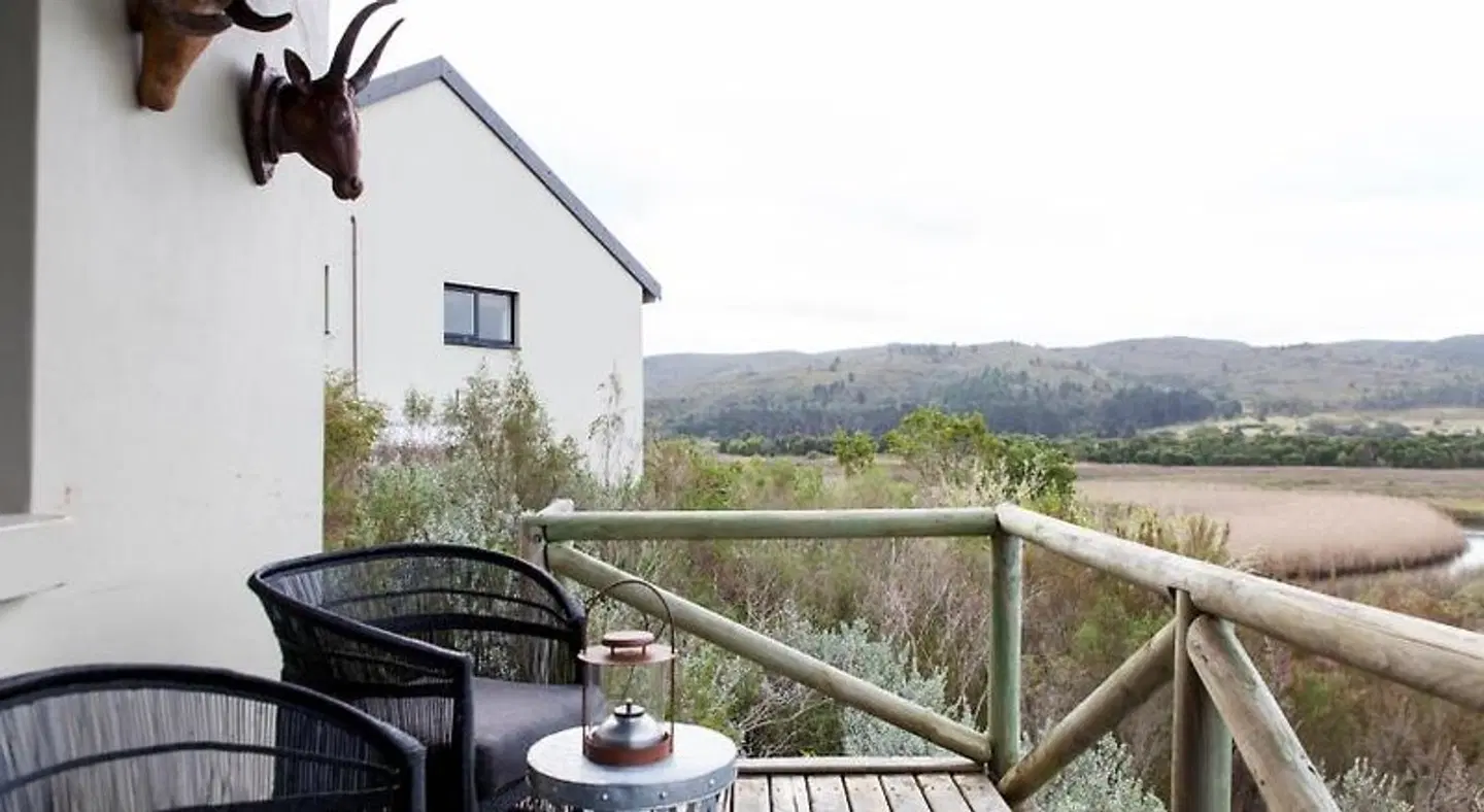 Emily Moon River Lodge Terrasse
