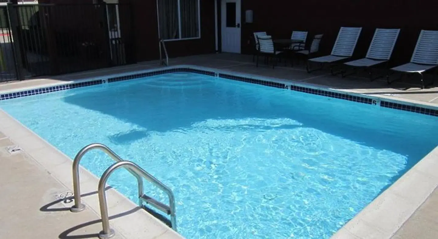 Best Western Plus Waco North OUTDOOR_POOL