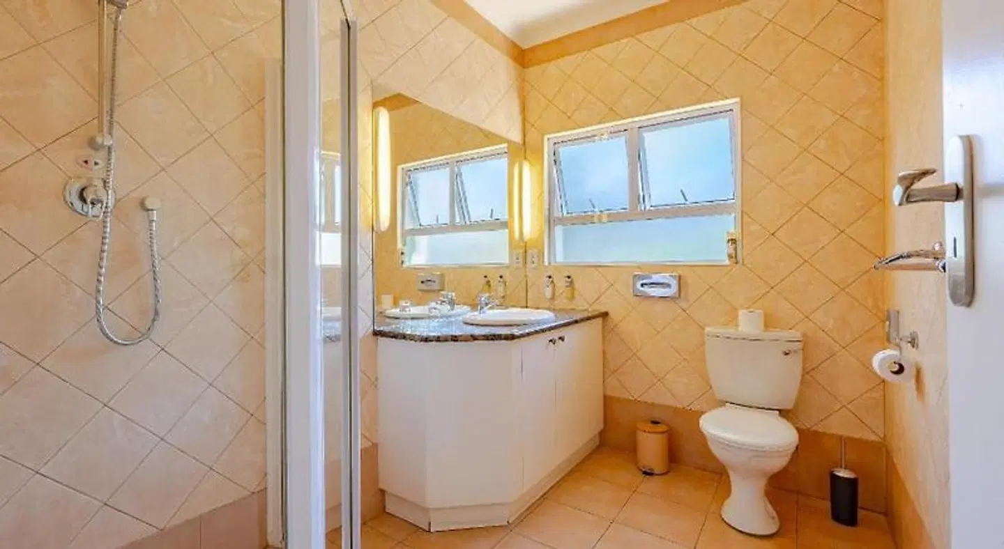 Hajos Lodge Badezimmer