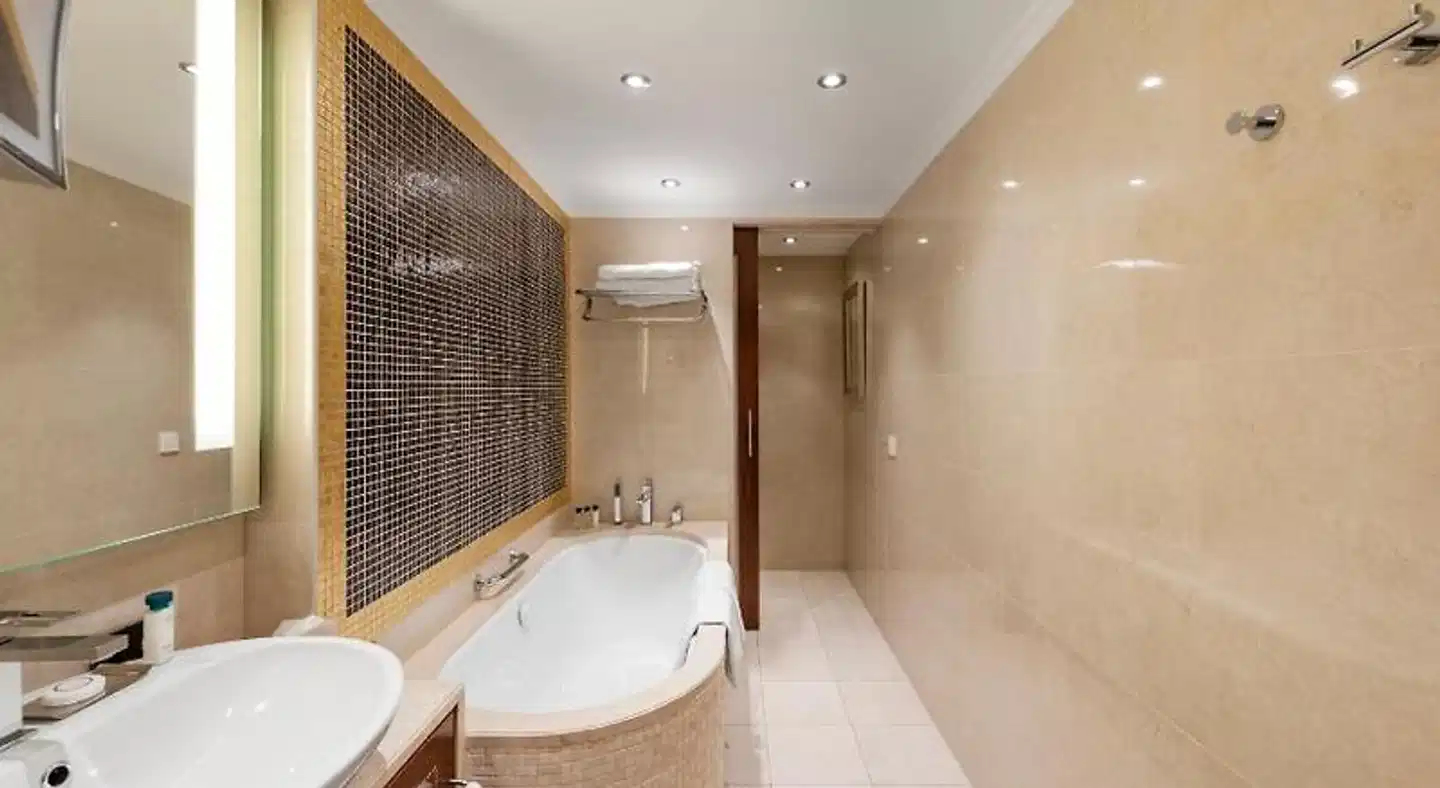Grand Hotel Kempinski Vilnius Badezimmer