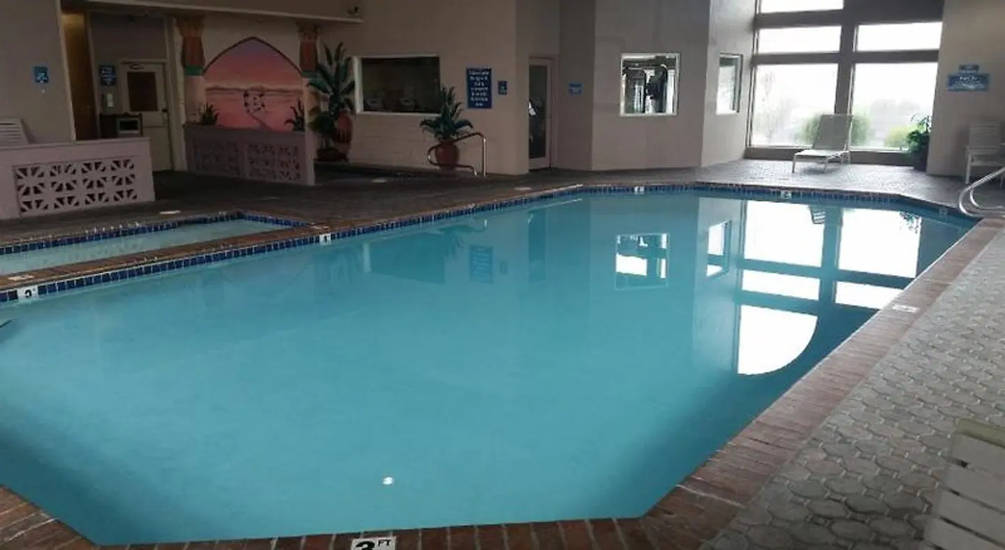 Best Western PLUS Mill Creek Inn Hallenbad