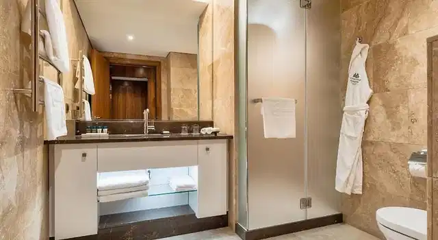 Grand Hotel Kempinski Riga Badezimmer