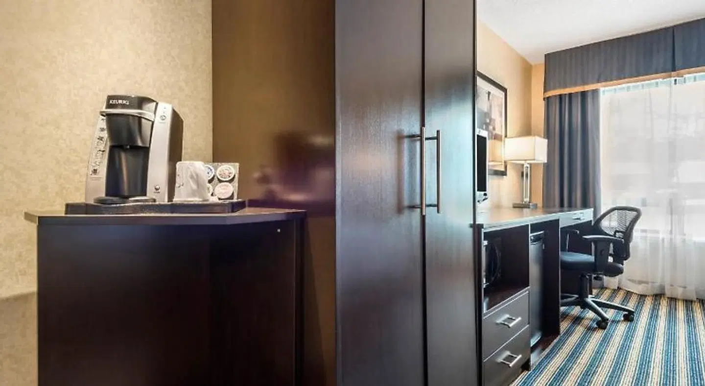 Comfort Inn St. Thomas ROOM_EXAMPLE
