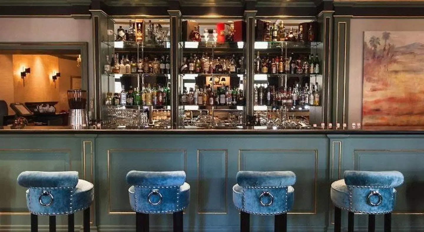 Grand Palace Hotel Bar