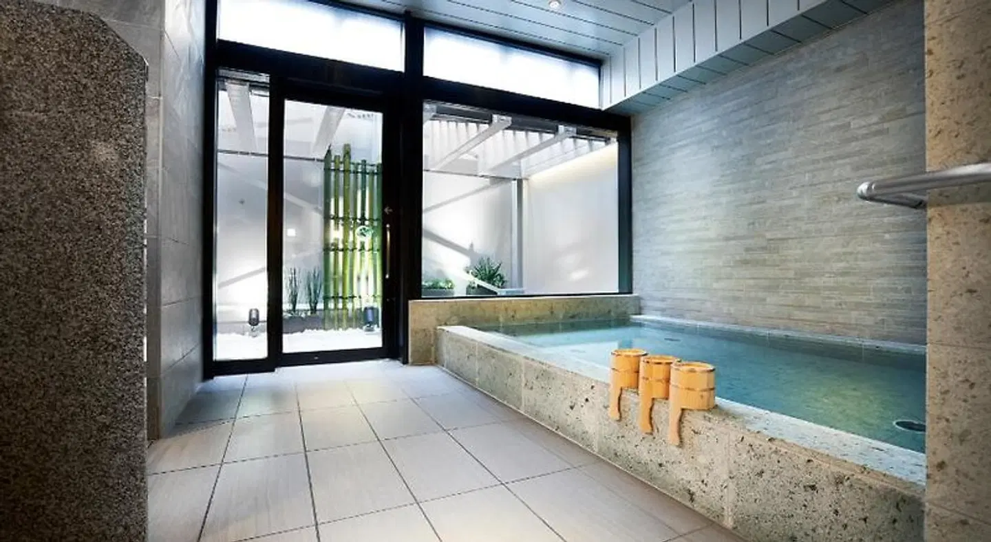 Courtyard by Marriott Osaka Honmachi Hallenbad