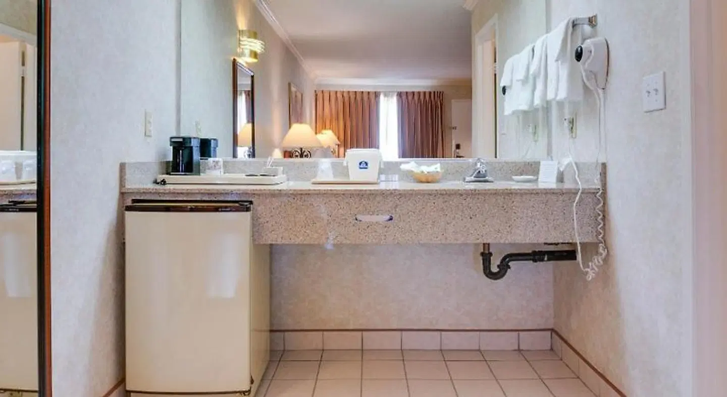 Best Western Orange Plaza Badezimmer