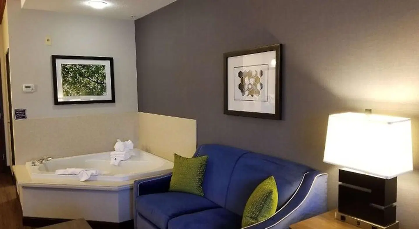 Best Western Plus Northwind Inn & Suites ROOM_EXAMPLE