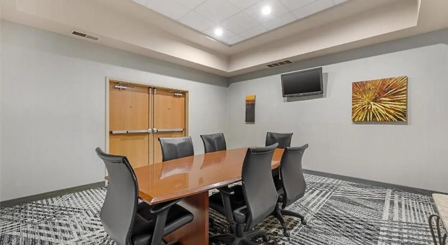 Best Western Plus York Hotel and Conference Center ROOM_EXAMPLE