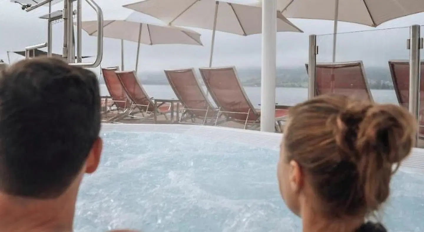 Romantikhotel Im Weissen Rössl OUTDOOR_POOL