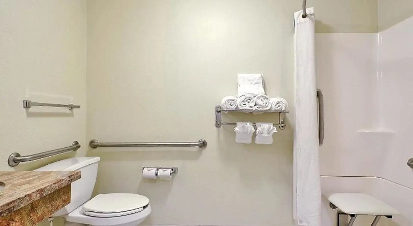 Comfort Inn Indianapolis East Badezimmer