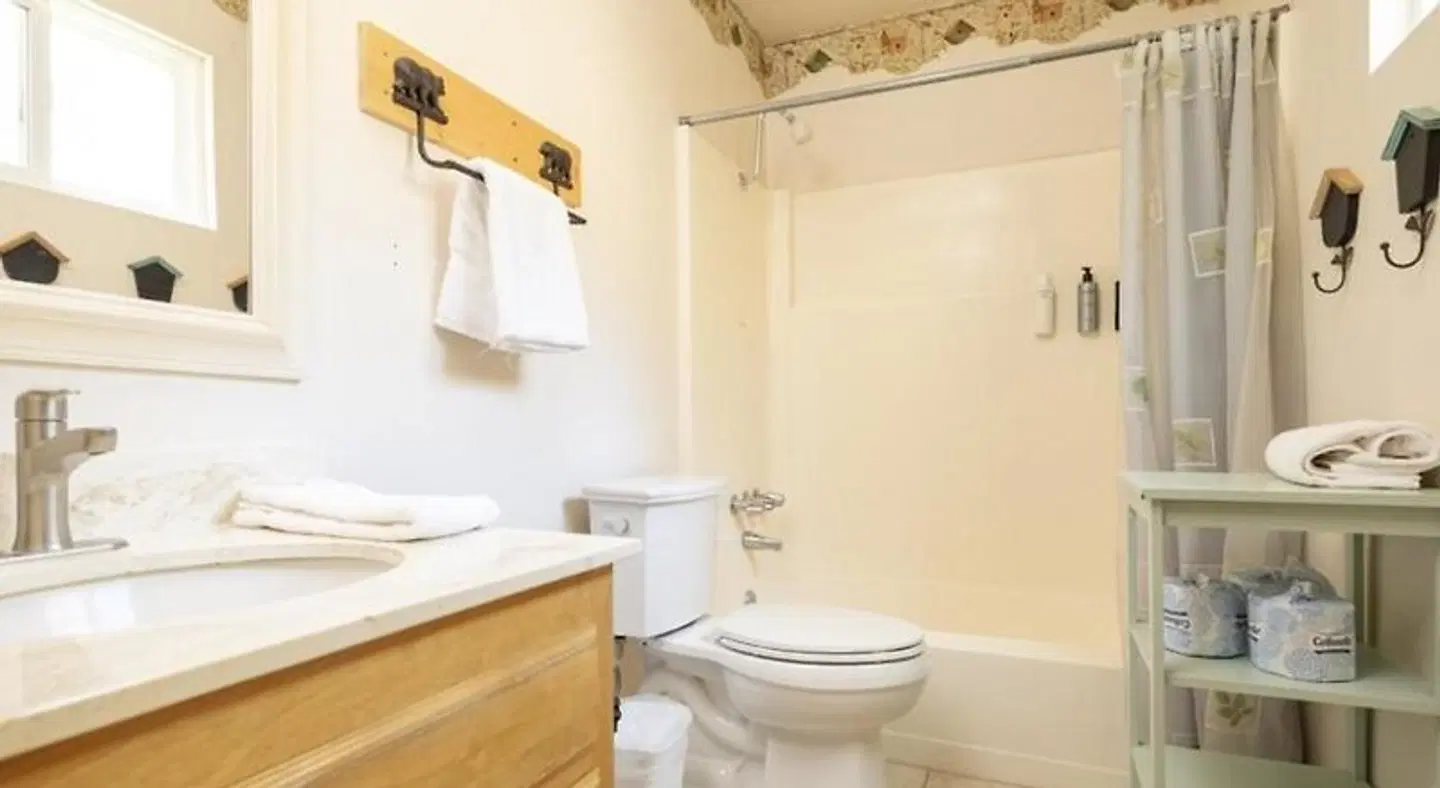 ITH Big Bear Mountain Adventure Lodge Badezimmer