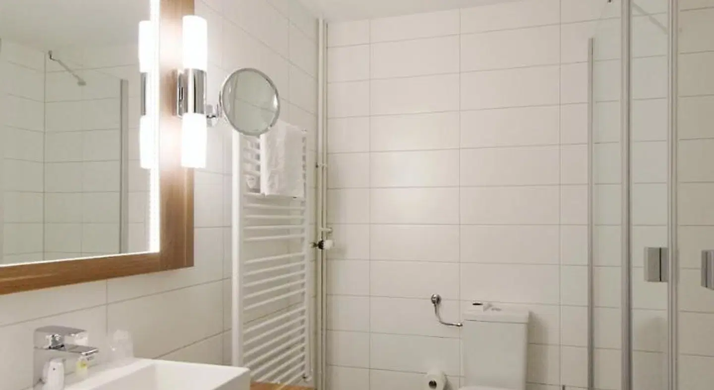 City Hotel Biel Bienne Badezimmer
