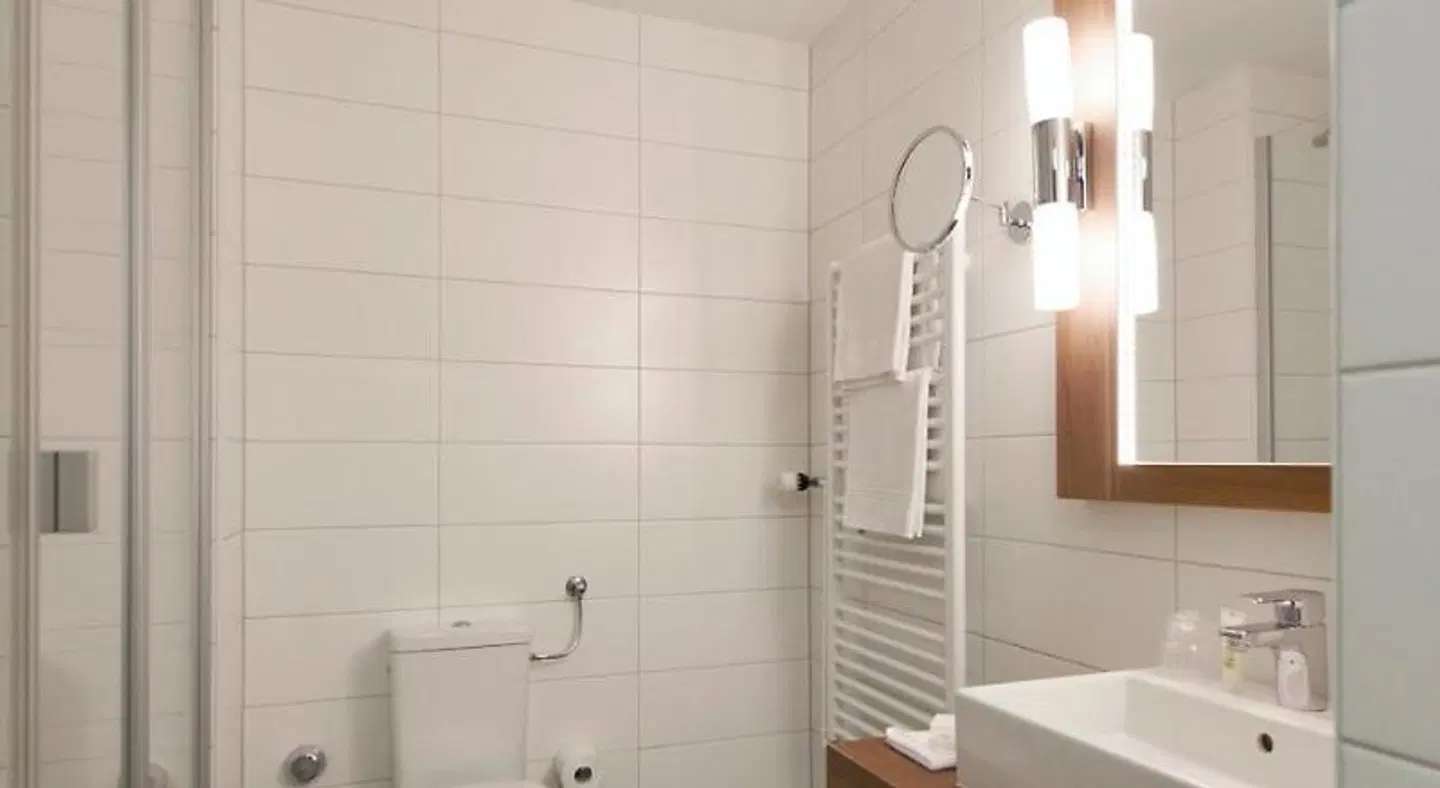 City Hotel Biel Bienne Badezimmer