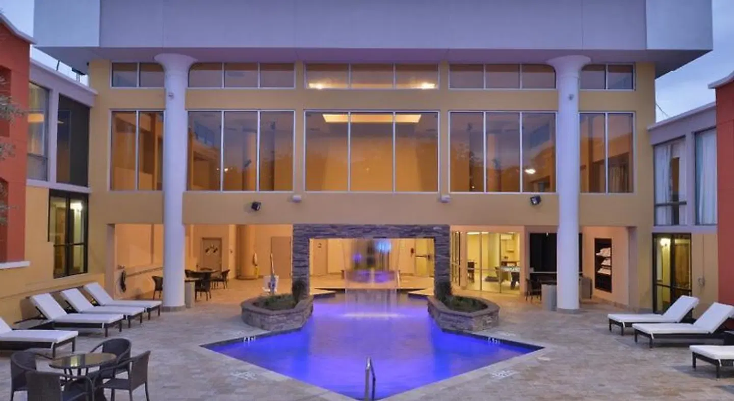 Best Western Plus El Paso Airport Hotel & Conference Center Hallenbad