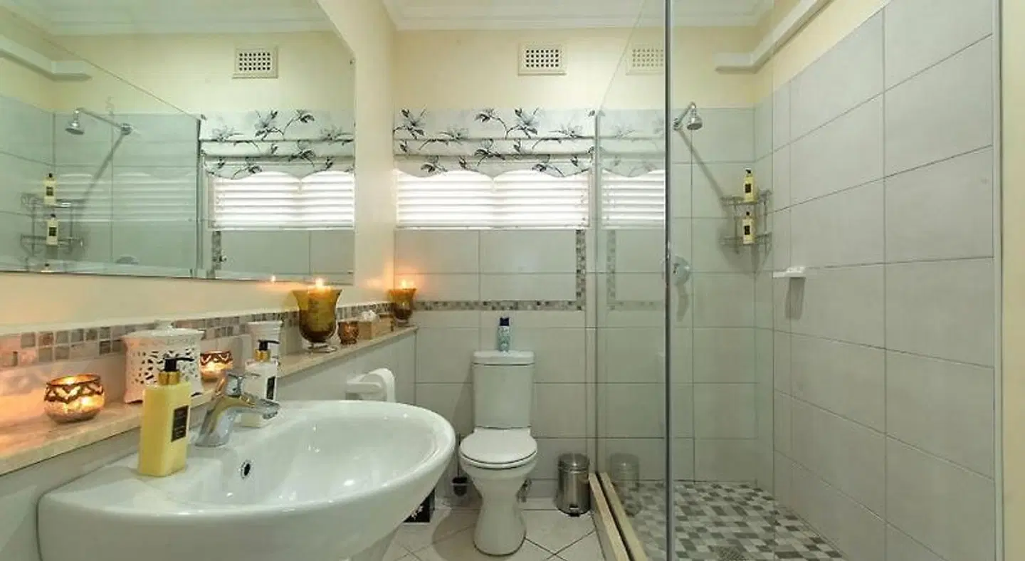Anchors Rest Guest House and Self Catering Badezimmer