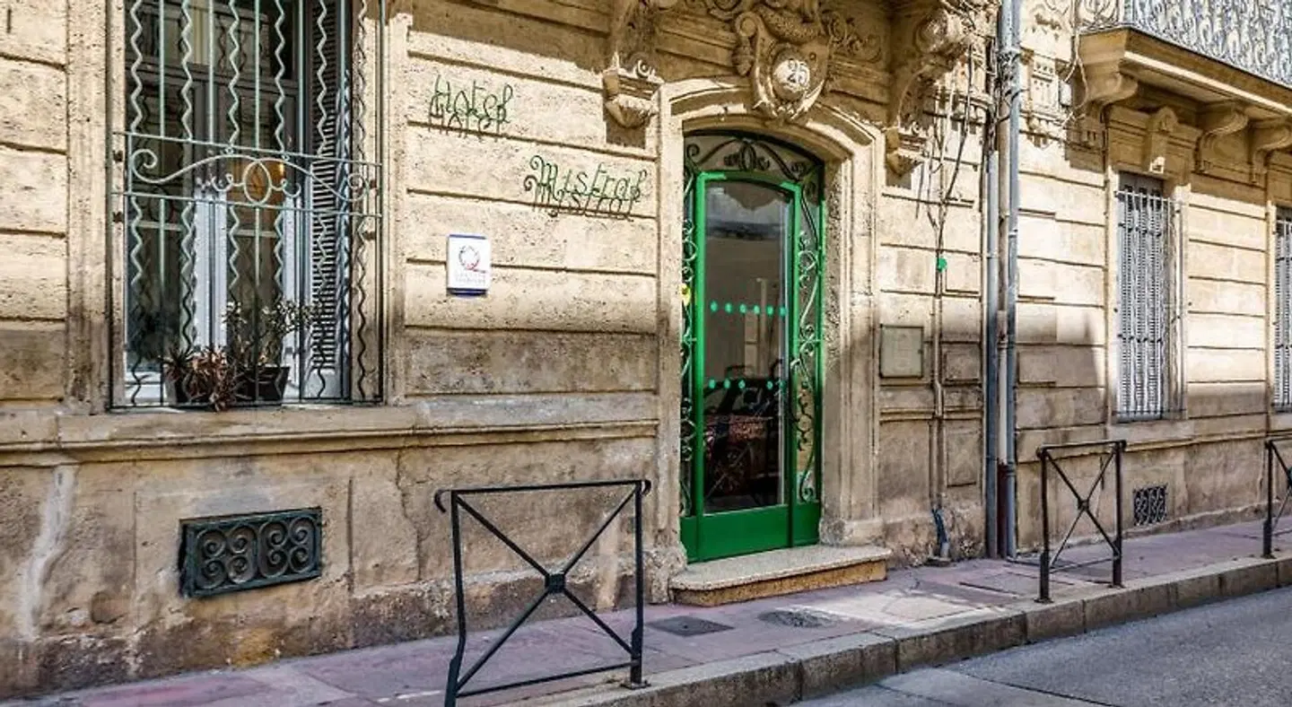Hôtel Le Mistral Montpellier Centre EXTERIOR