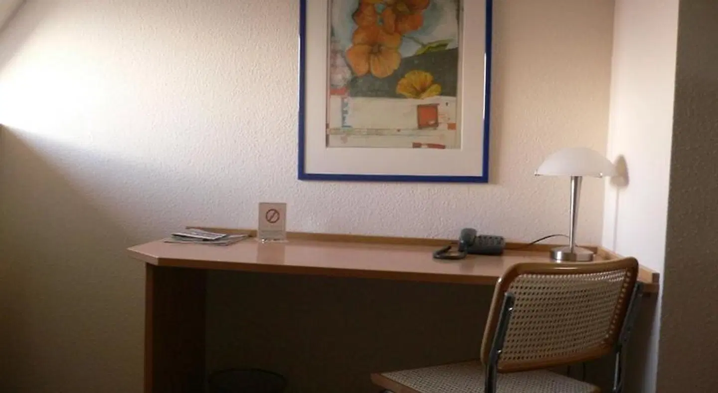 City-Hotel ROOM_EXAMPLE