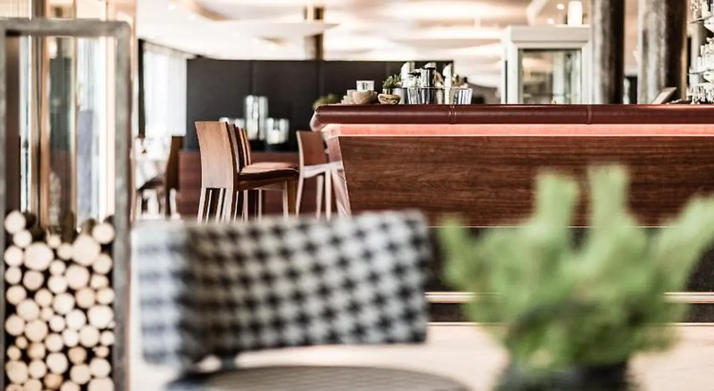 Josef Mountain Resort Bar
