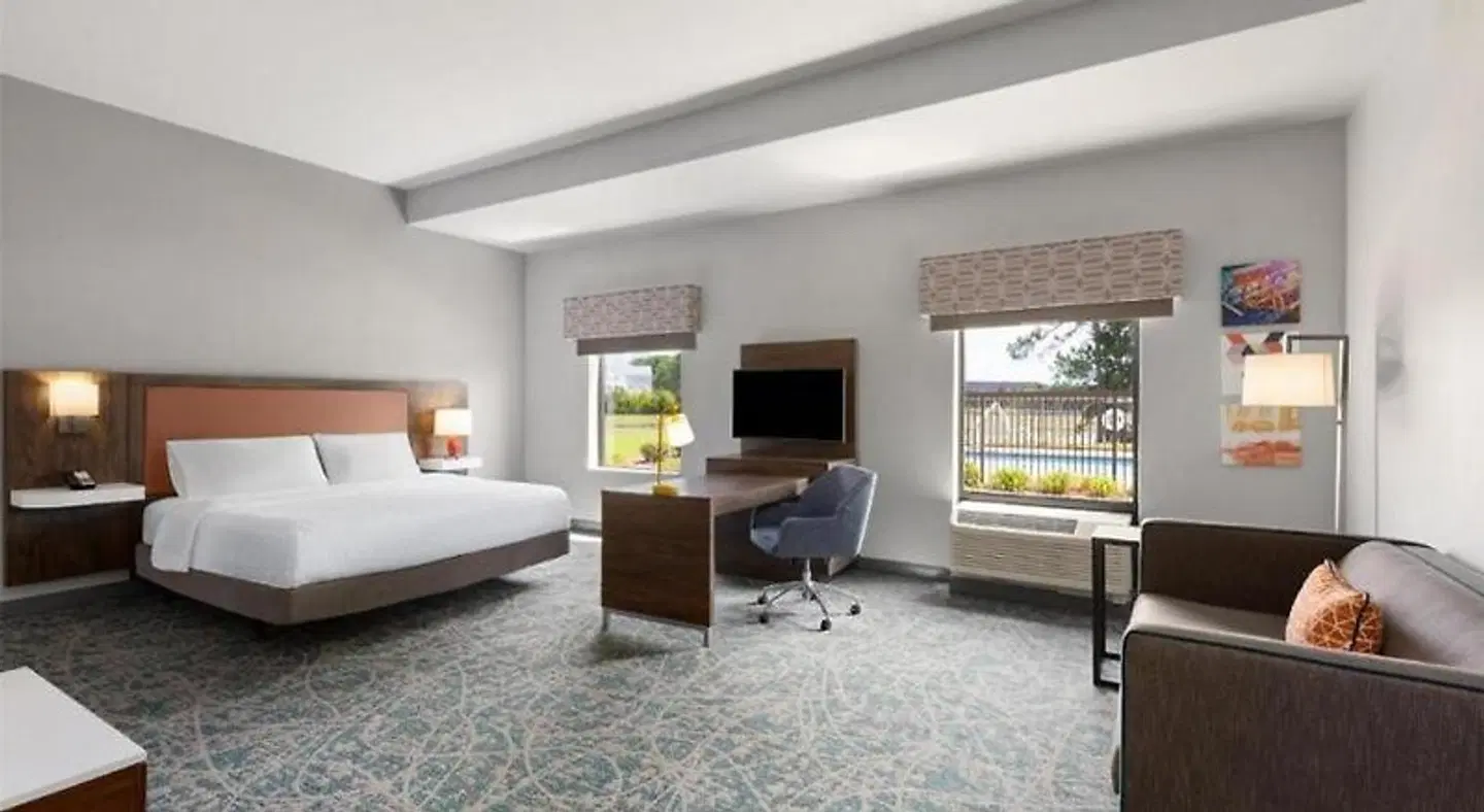 Hampton Inn and Suites Savannah-Airport ROOM_EXAMPLE