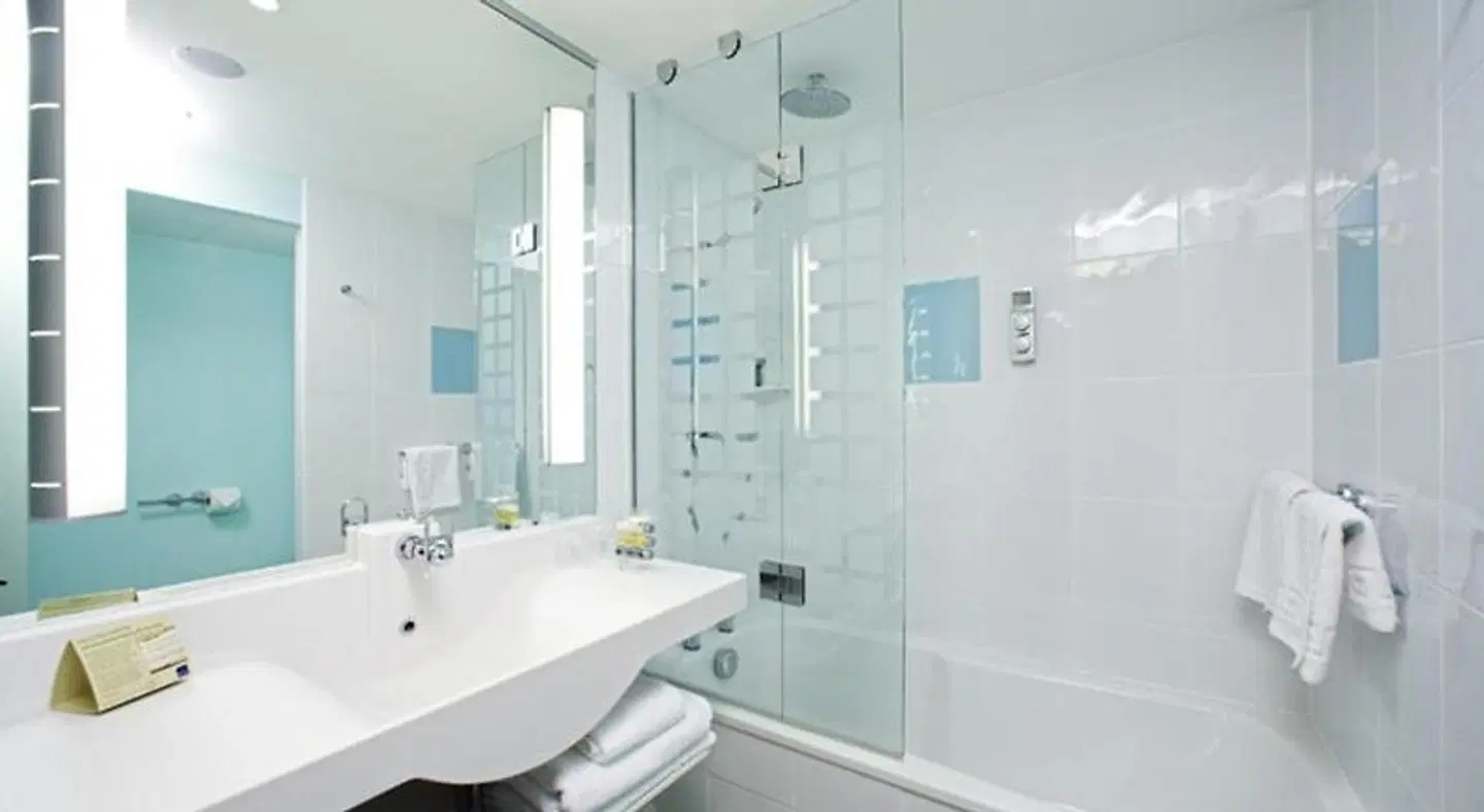 Novotel Edinburgh Centre Hotel Badezimmer