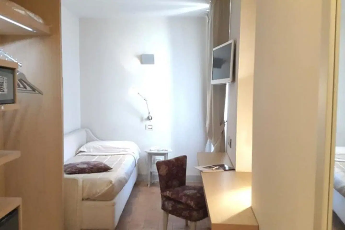 Sorella Luna ROOM_EXAMPLE