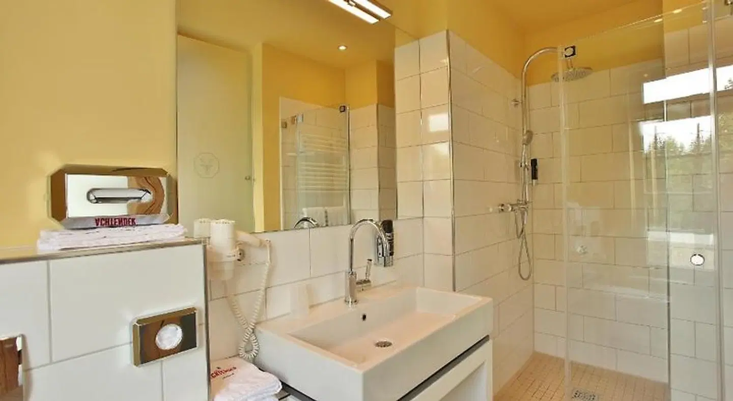 Achtender Badezimmer