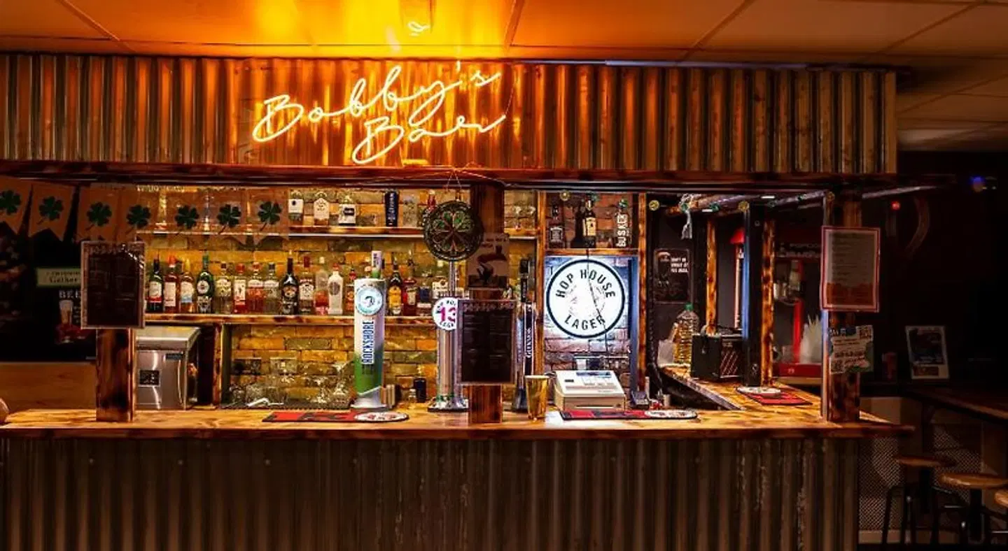 Abbey Court Apartments Bar