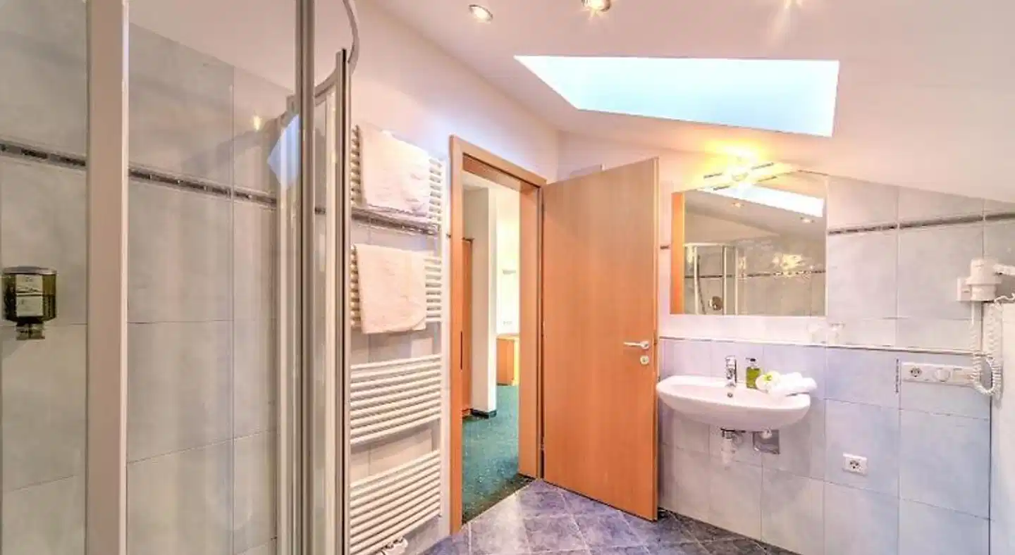 Hotel Garni Katnau Badezimmer