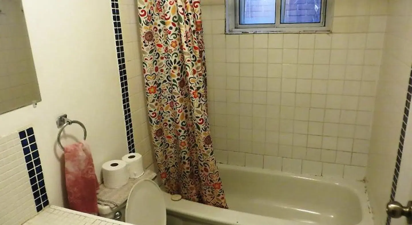 Ottawa Backpackers Inn Badezimmer