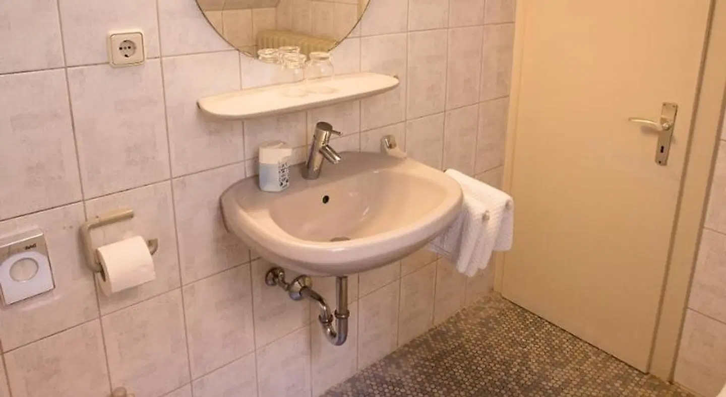 Goldener Greifen Badezimmer
