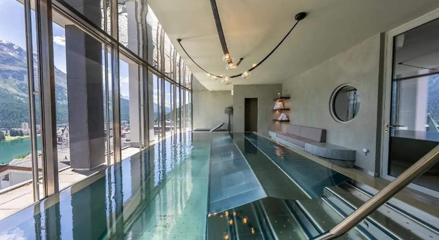 Monopol art boutique Hallenbad