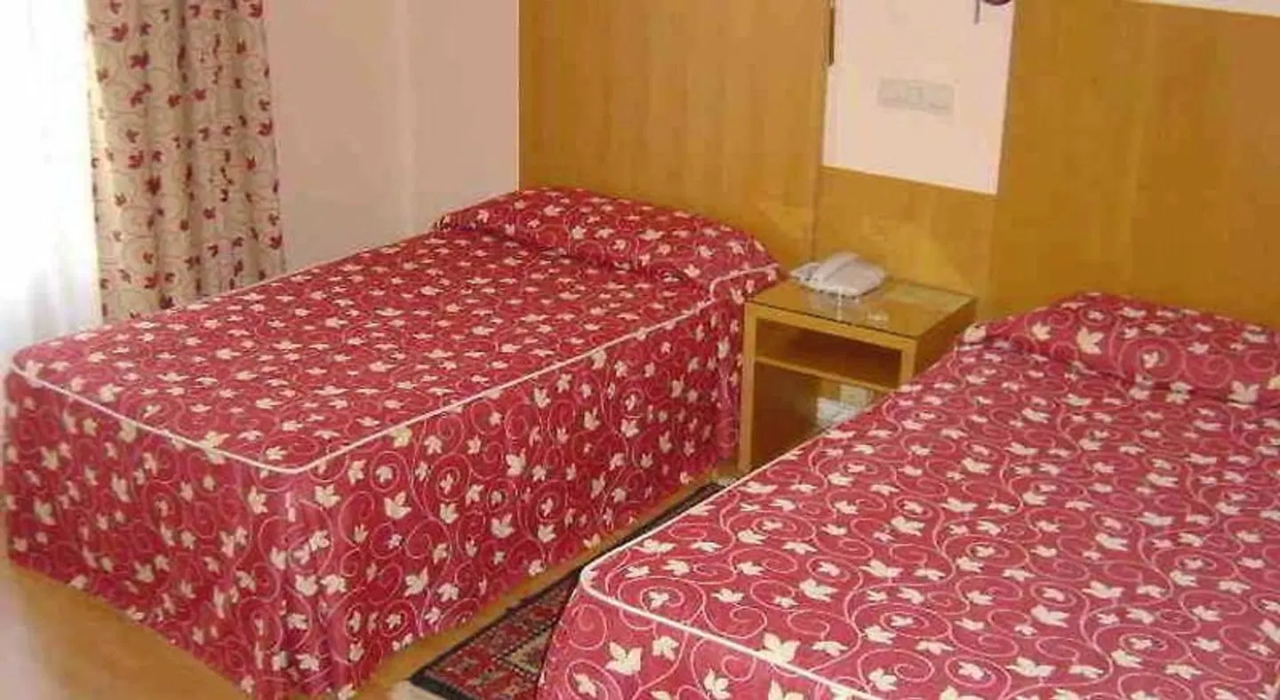 Alisa ROOM_EXAMPLE