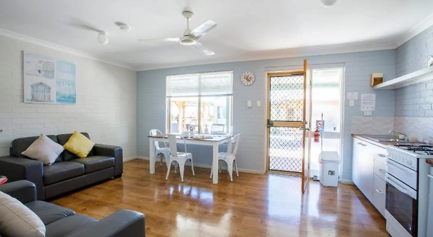 Tradewinds Seafront Apartments Restaurant