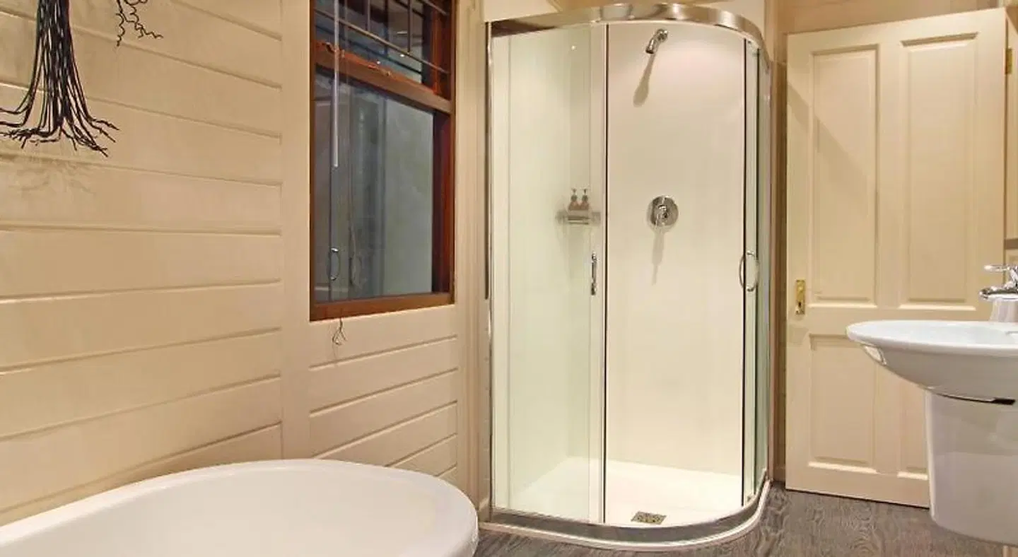 Lalapanzi Lodge Badezimmer