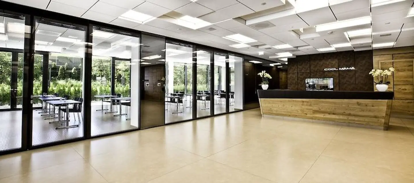 Cool Mama LOUNGE_LOBBY