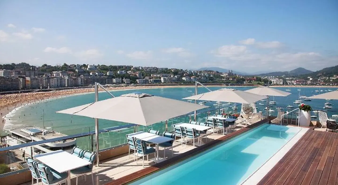 Lasala Plaza Hotel Pool