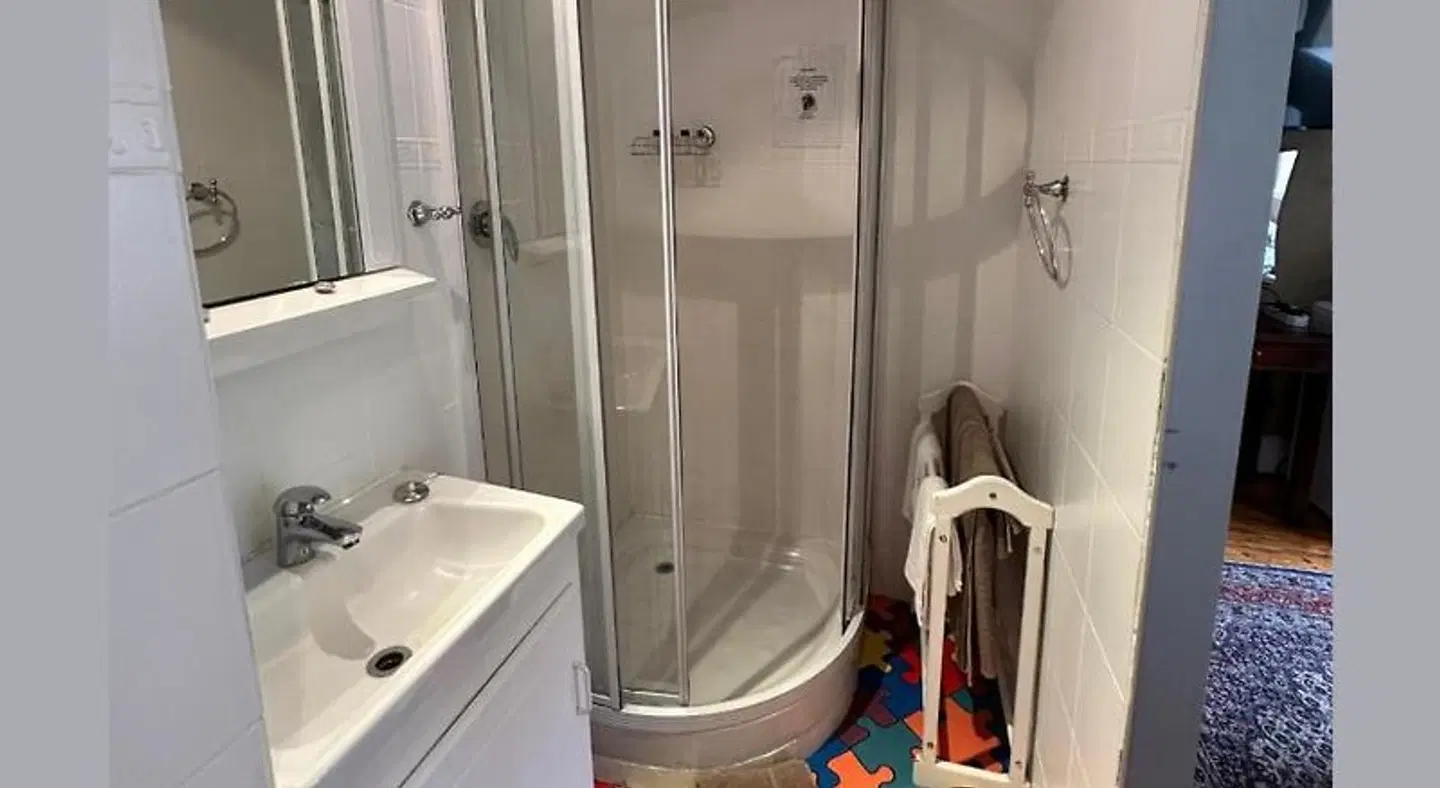 Ashby Manor Guest House Badezimmer