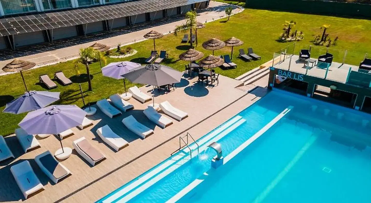 Lisotel OUTDOOR_POOL