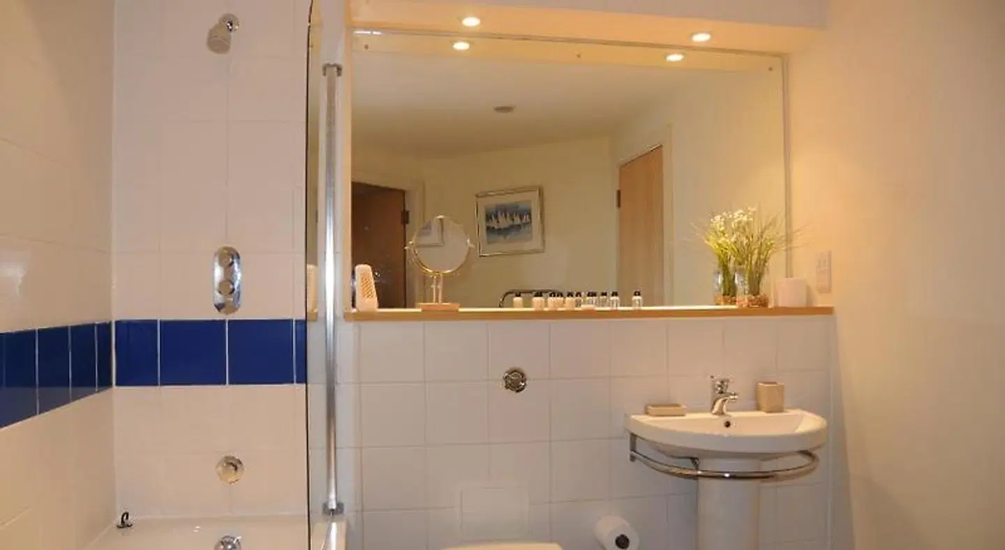 Your Stay Bristol Hamilton Court Badezimmer