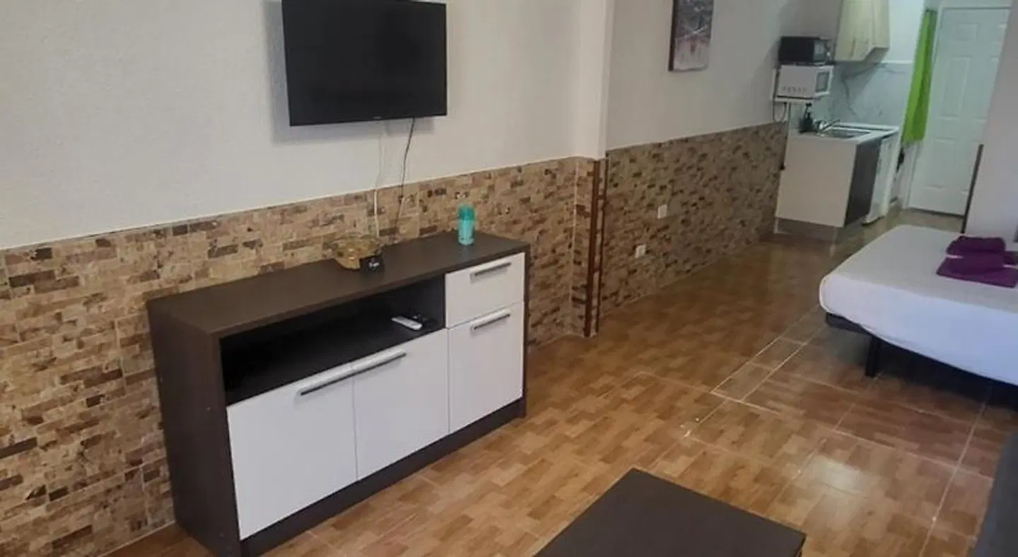 Tropic Apartments ROOM_EXAMPLE