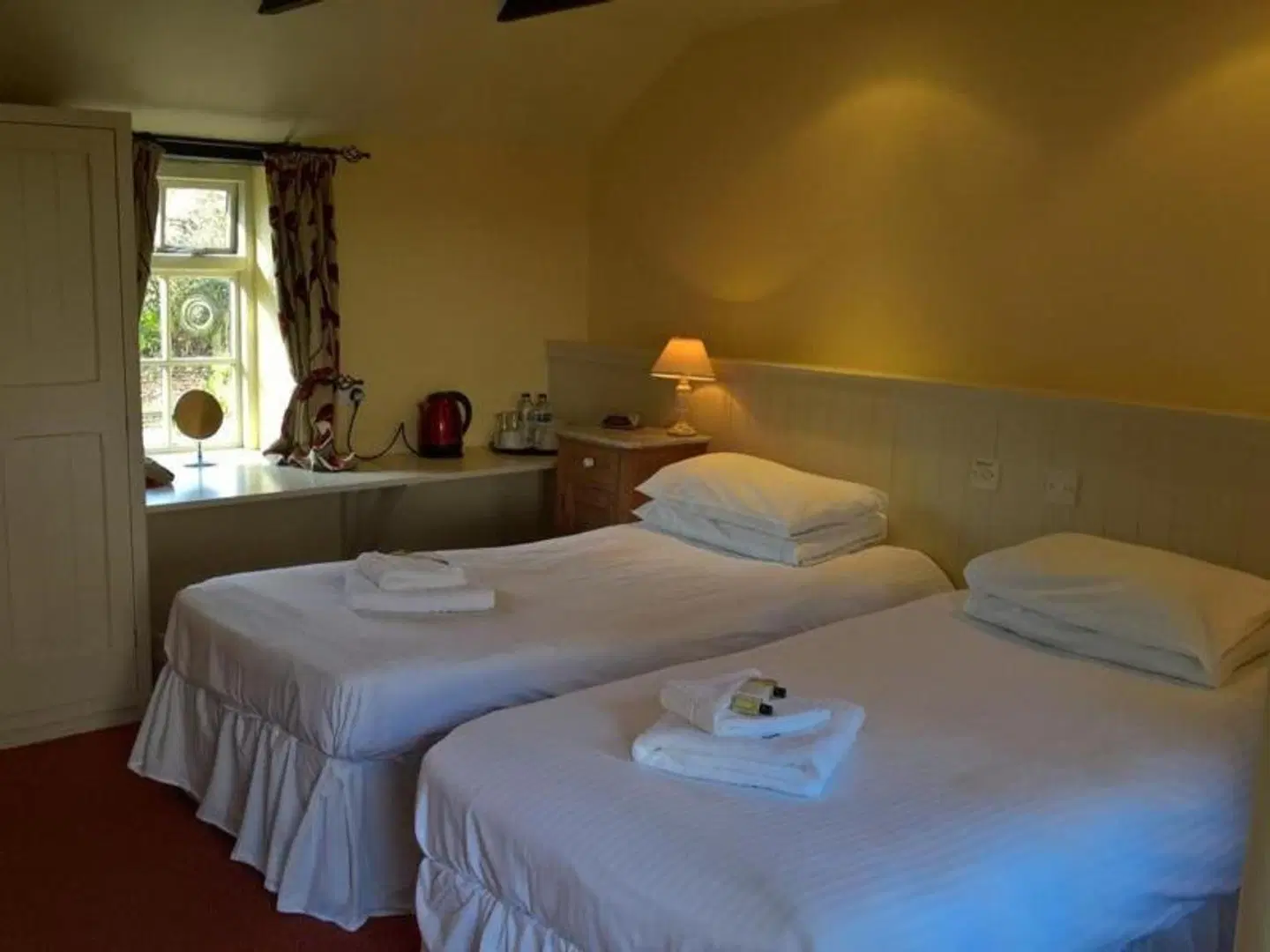 The Crown Inn HEALTH_BEAUTY
