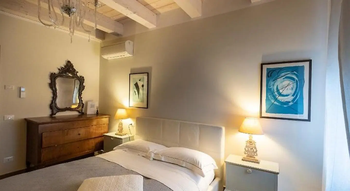 Al Battistero ROOM_EXAMPLE