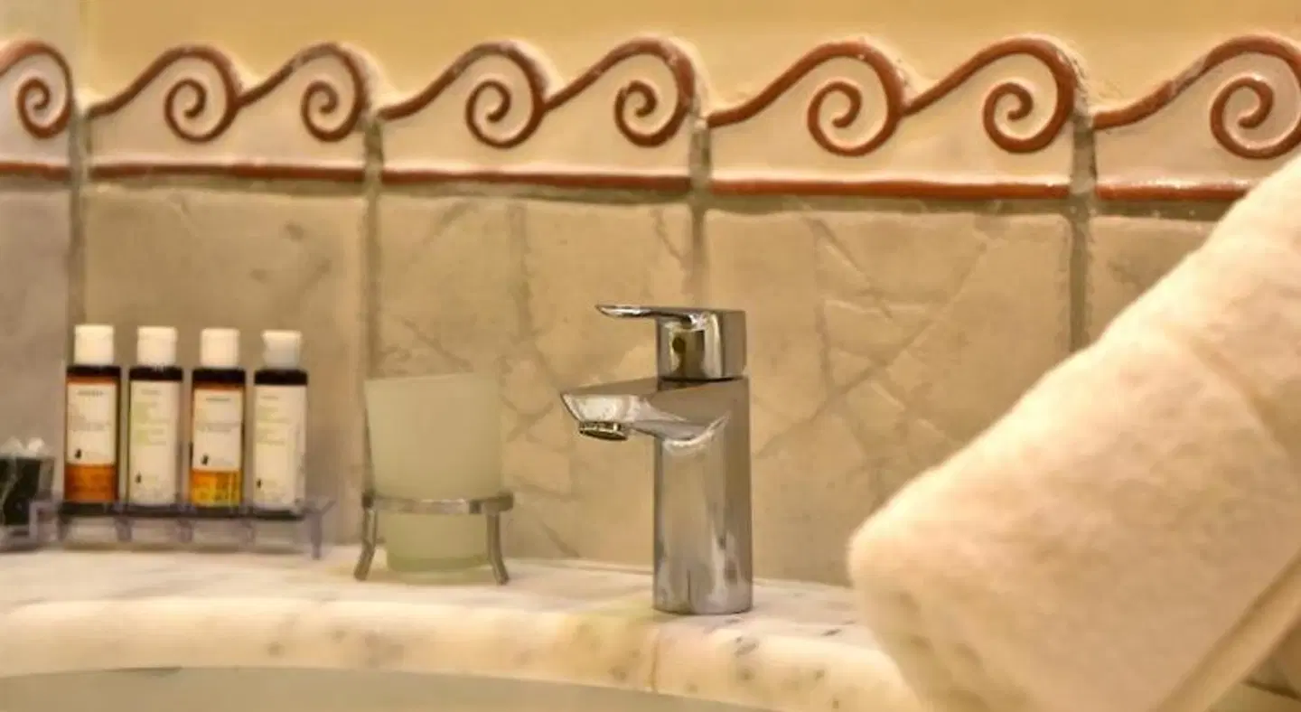 Angelica VIP Boutique Hotel Badezimmer