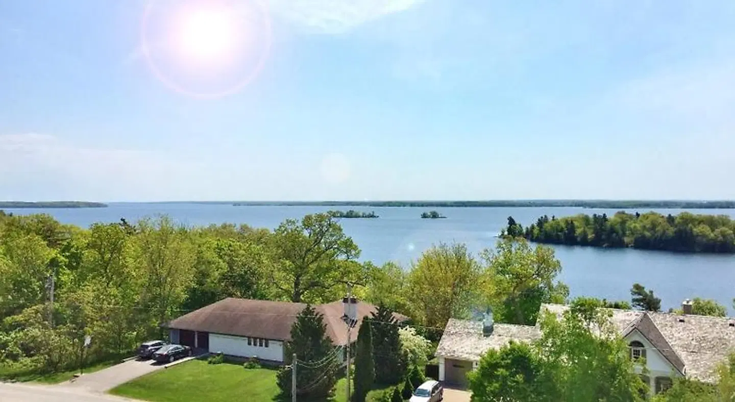 All Suites Whitney Manor LANDSCAPE