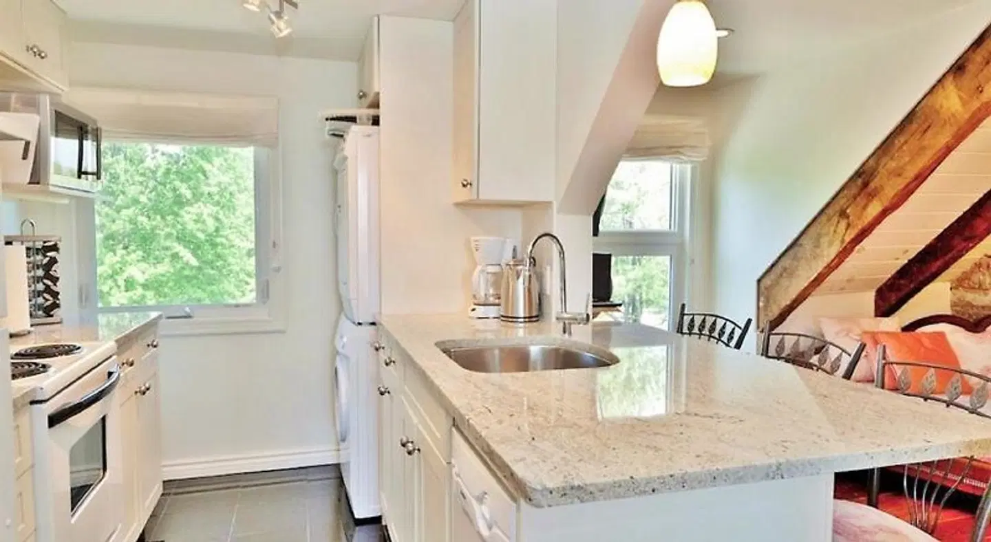 All Suites Whitney Manor Badezimmer