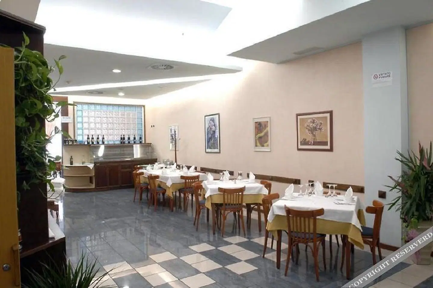 Marchi Hotel Restaurant