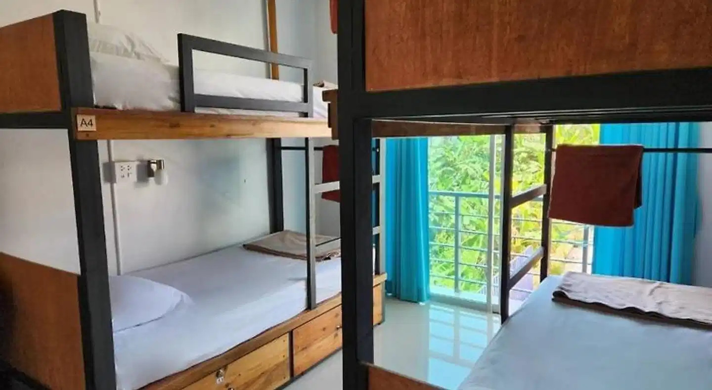Theppahrak Hostel Khaolak Wohnbeispiel