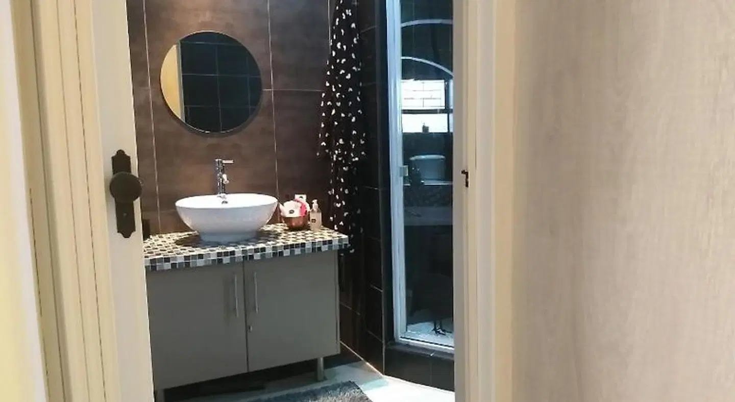 Earthbound B&B Badezimmer