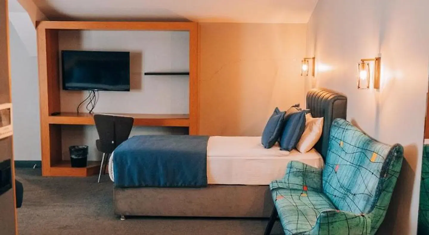 Roof 264 Hotel and Suites ROOM_EXAMPLE
