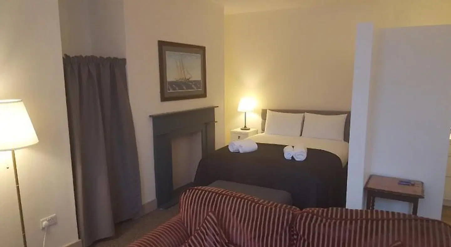 Henrietta Suites City Centre ROOM_EXAMPLE